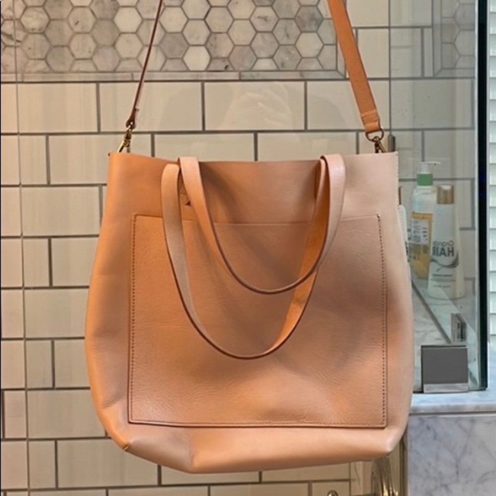 Madewell Medium Transport Tote in color linen